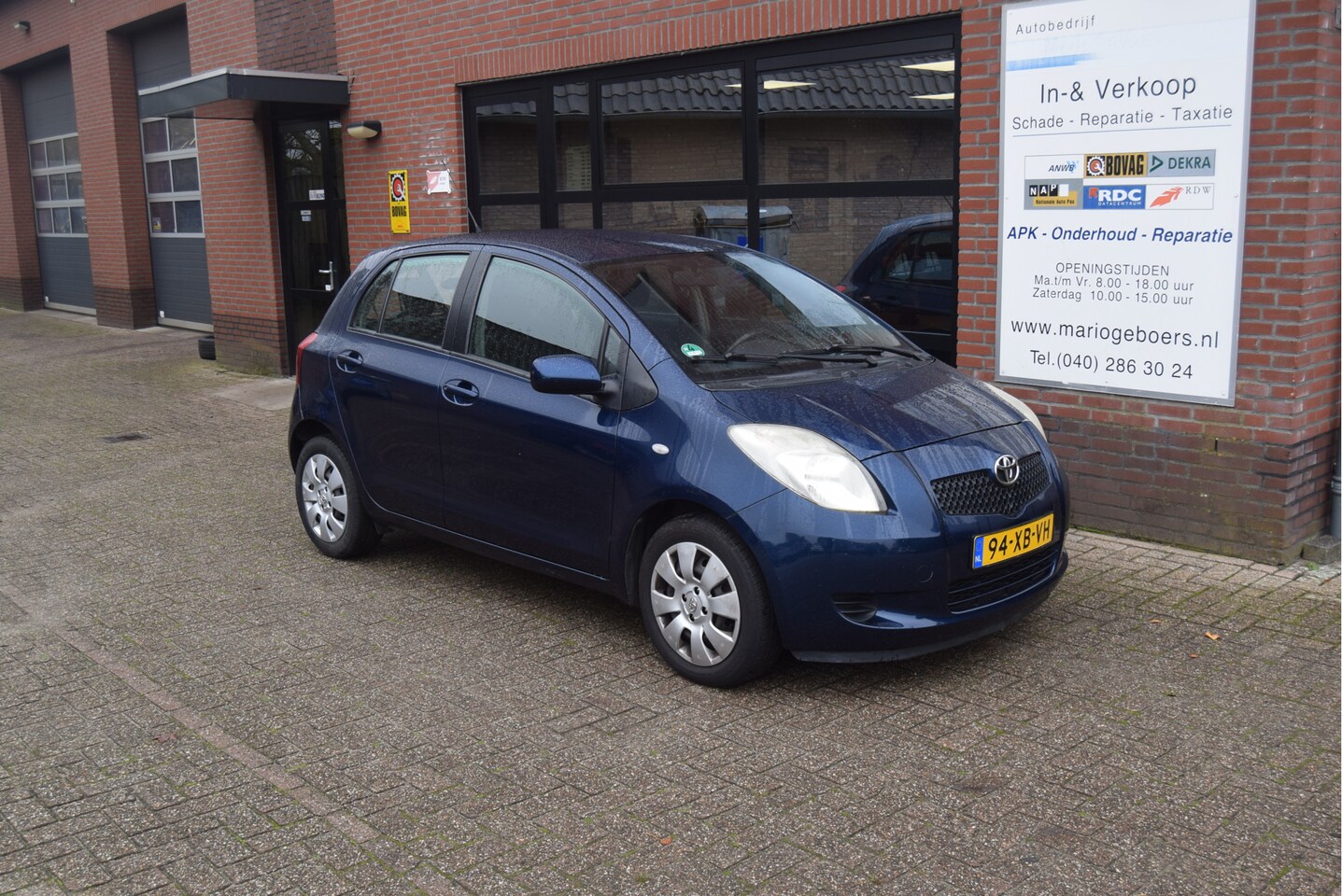 Toyota Yaris - 1.3 VVT-i Sol 1.3 VVTi Sol, AIRCO, 5 deurs - AutoWereld.nl