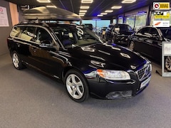 Volvo V70 - T4 Summum | Automaat | Cruise | Auto Airco | Navi | Leder | Dakkoffer | Afneembare Trekhaa