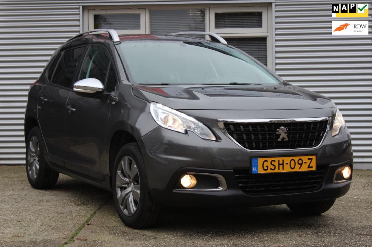 Peugeot 2008 - 1.2 PureTech Style 1.2 PureTech Style, navigatie, cruise-control, parkeersensoren, boekjes, carpas, 33dkm! ne - AutoWereld.nl