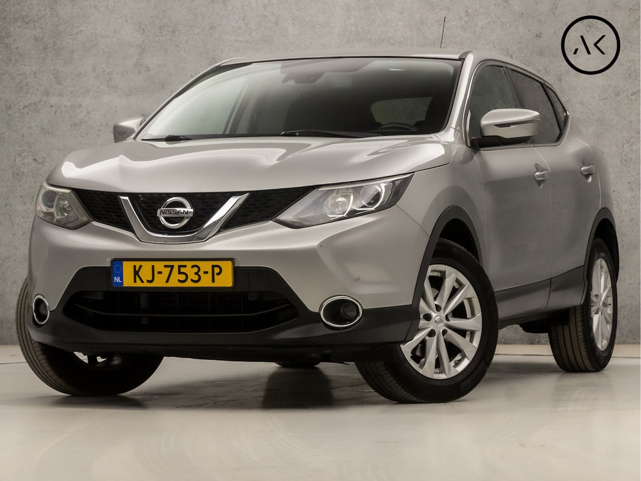 Nissan Qashqai - 1.5 dCi Sport (NAVIGATIE, STOELVERWARMING, CLIMATE, TREKHAAK, GETINT GLAS, XENON, SPORTSTO - AutoWereld.nl