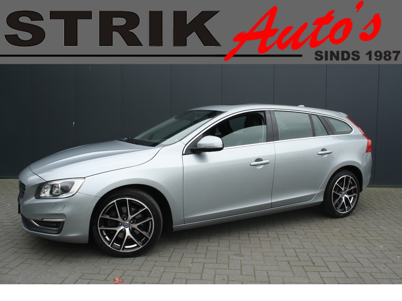 Volvo V60 - 2.0 D4 181PK EURO 6 Summum - AutoWereld.nl