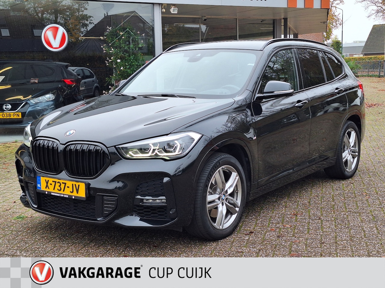 BMW X1 - xDrive25e Executive M-Sport Line Head-Up/ Trekhaak/Adaptive Licht/Leer/Camera/Led/PDC voor - AutoWereld.nl