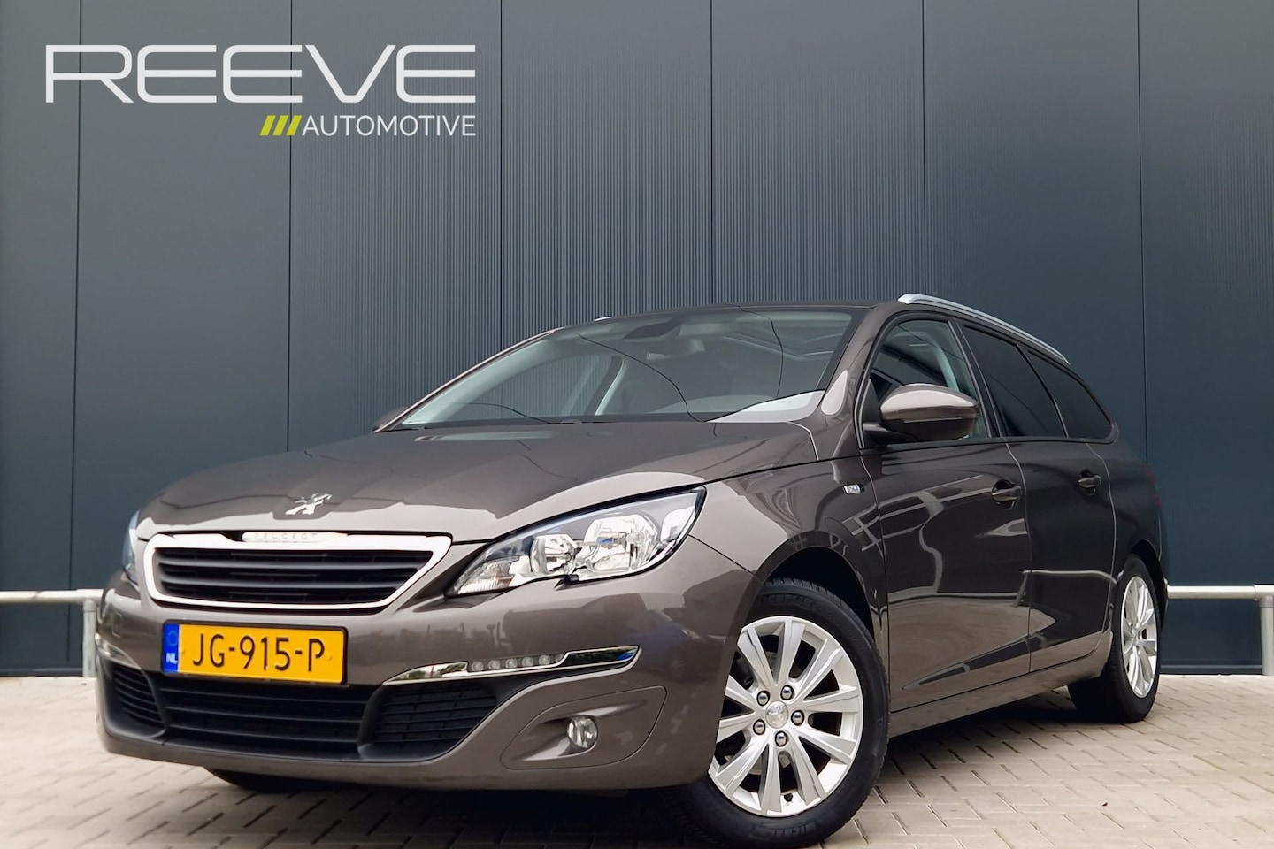 Peugeot 308 SW - 1.2 PureTech Style 130pk | 1e eigenaar! | Dealer Onderhouden | Panoramadak | Trekhaak | DA - AutoWereld.nl