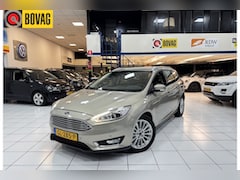 Ford Focus Wagon - 1.5 Titanium Edition Bovag Garantie