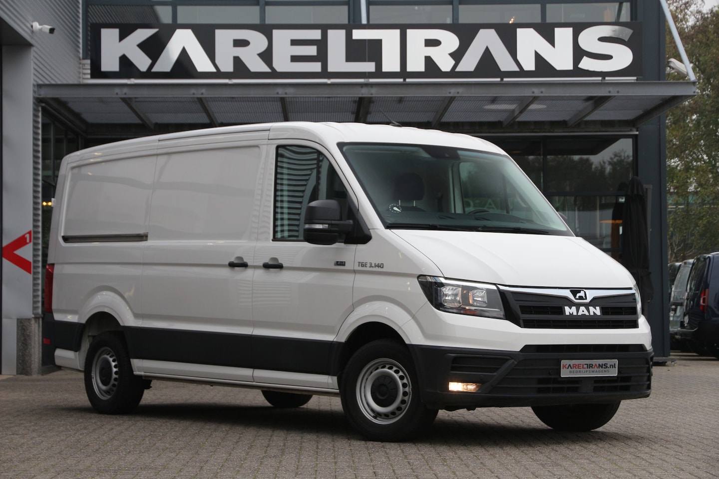 Volkswagen Crafter - 2.0 TDI 140 | 4x4 / 4Motion | 2x Schuifdeur | Standkachel | Cruise | Airco.. - AutoWereld.nl