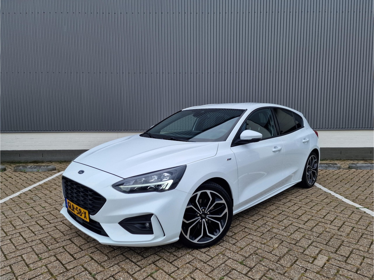 Ford Focus - 1.0 EcoBoost ST Line Business Navi PDC MFS - AutoWereld.nl