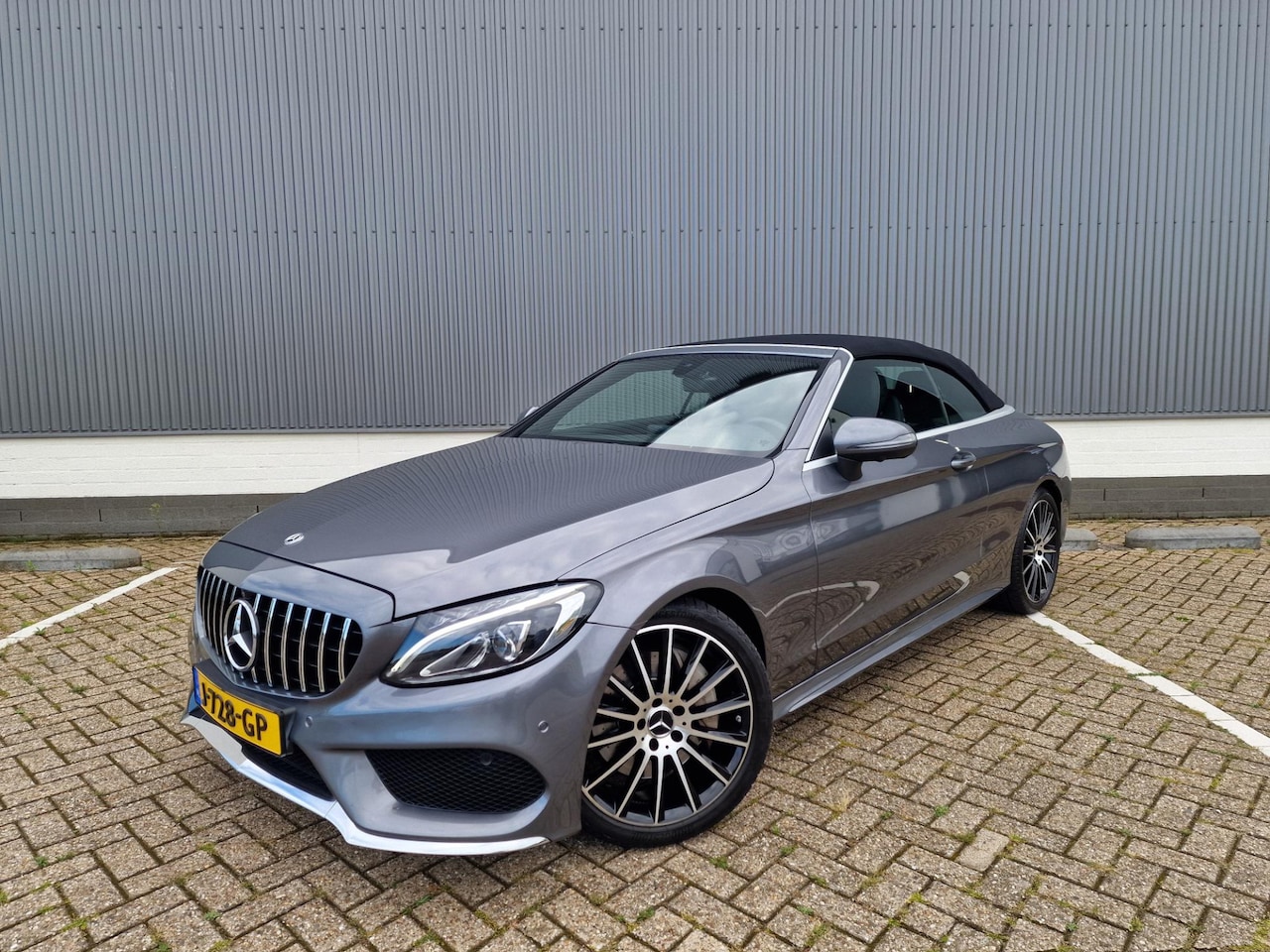 Mercedes-Benz C-klasse Cabrio - 300 AMG Pakket Premium Plus 245pk Leder 360 Camera PDC MFS - AutoWereld.nl