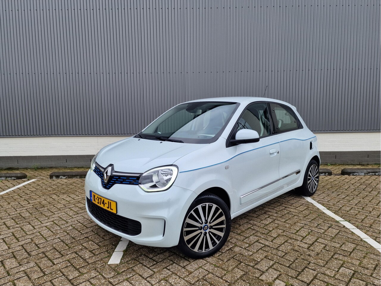 Renault Twingo Z.E. - R80 Intens €2000 Subsidie Navi Camera PDC MFS Cruisecntrl. - AutoWereld.nl