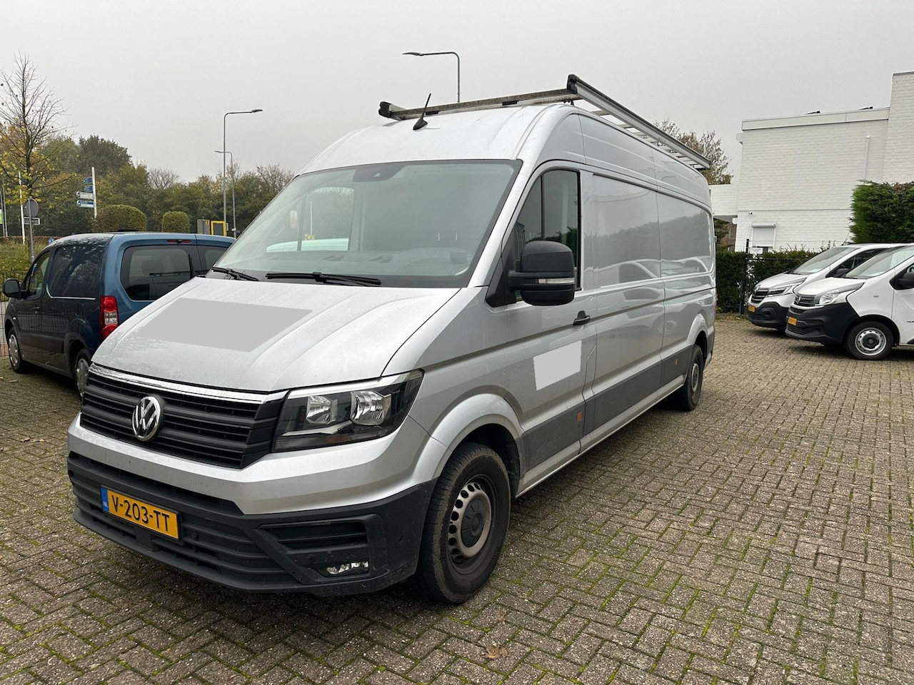 Volkswagen Crafter - 35 2.0 TDI L4H3 EL Highline Imperiaal/ Trekhaak 3.500 Kg - AutoWereld.nl