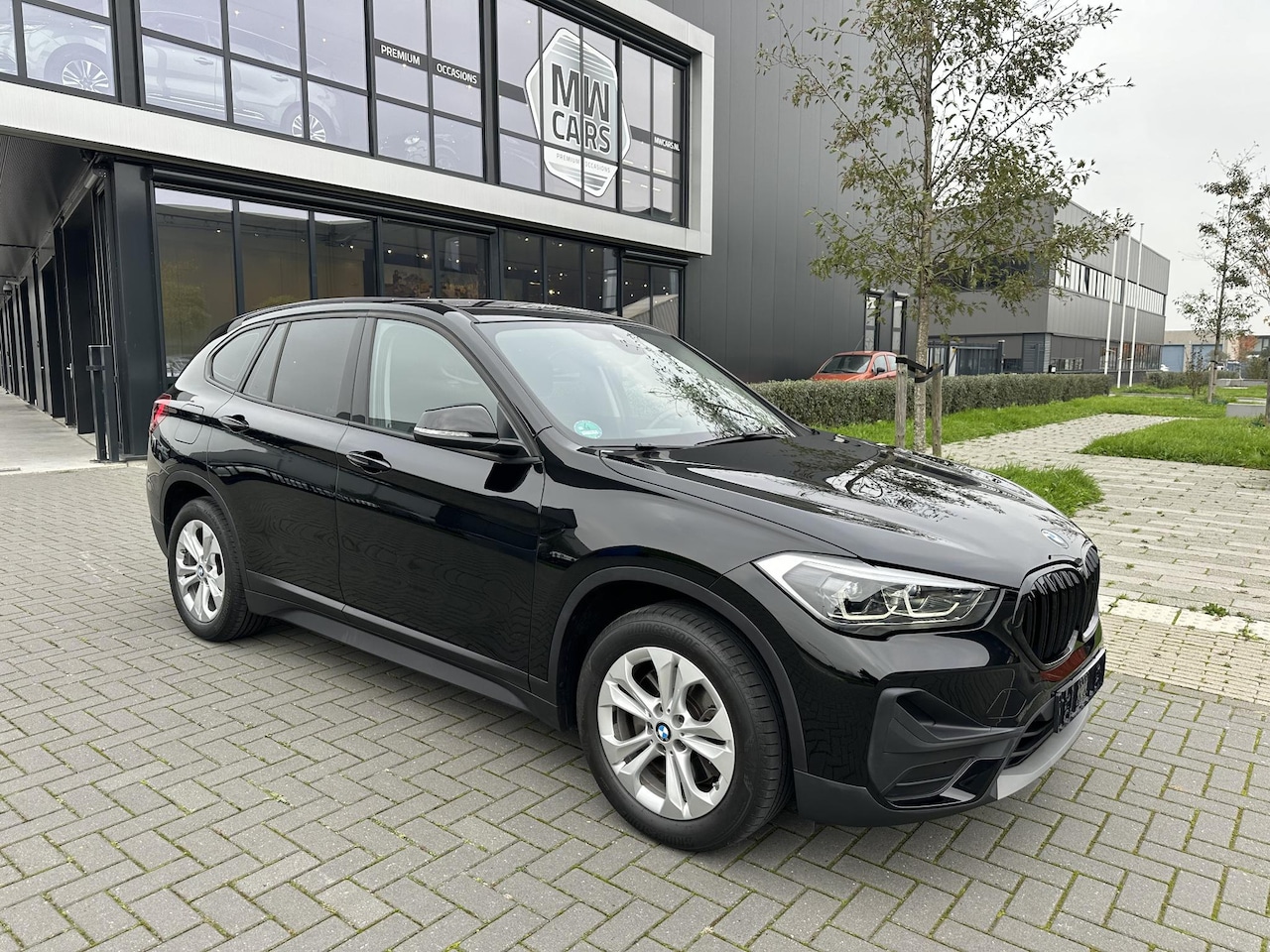 BMW X1 - xDrive25e Executive Navi Camera PDC - AutoWereld.nl