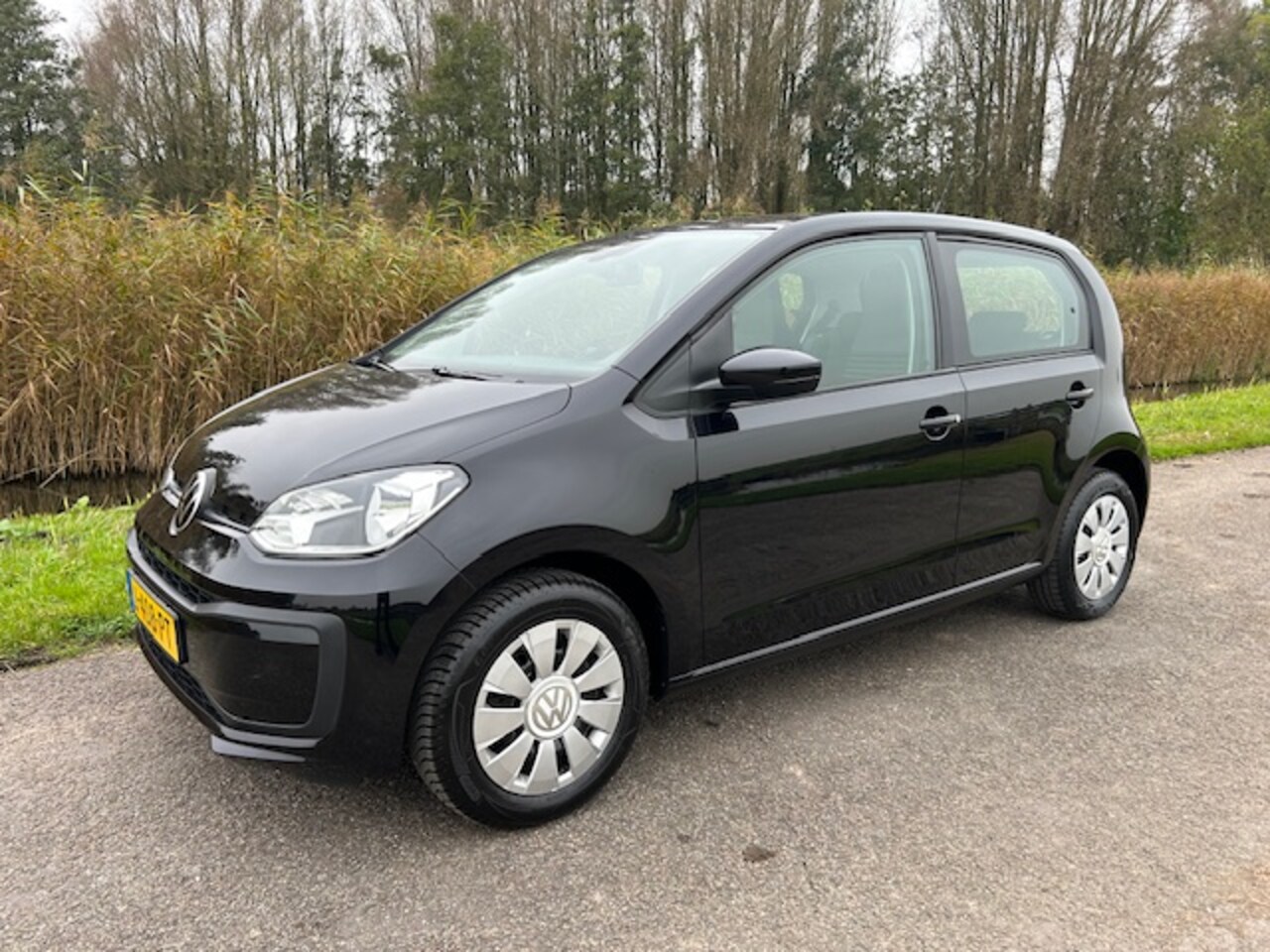 Volkswagen Up! - 1.0 60PK 4D BMT Move up! Bluetooth | Cruise control | Camera | Parkeersensoren | Climate c - AutoWereld.nl