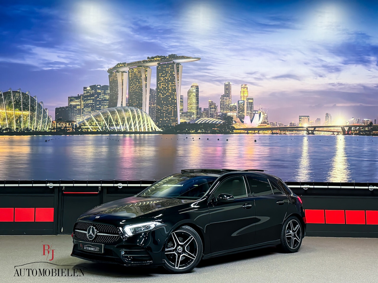 Mercedes-Benz A-klasse - 180 Business Solution AMG |Memory|Sfeer|Pano - AutoWereld.nl