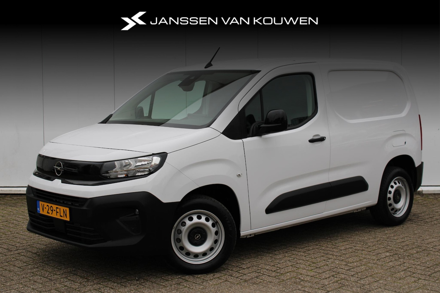 Opel Combo - 1.5D L1H1 Standaard 3 zitplaatsen voorin / Carplay / Android Auto / Cruise-Control - AutoWereld.nl