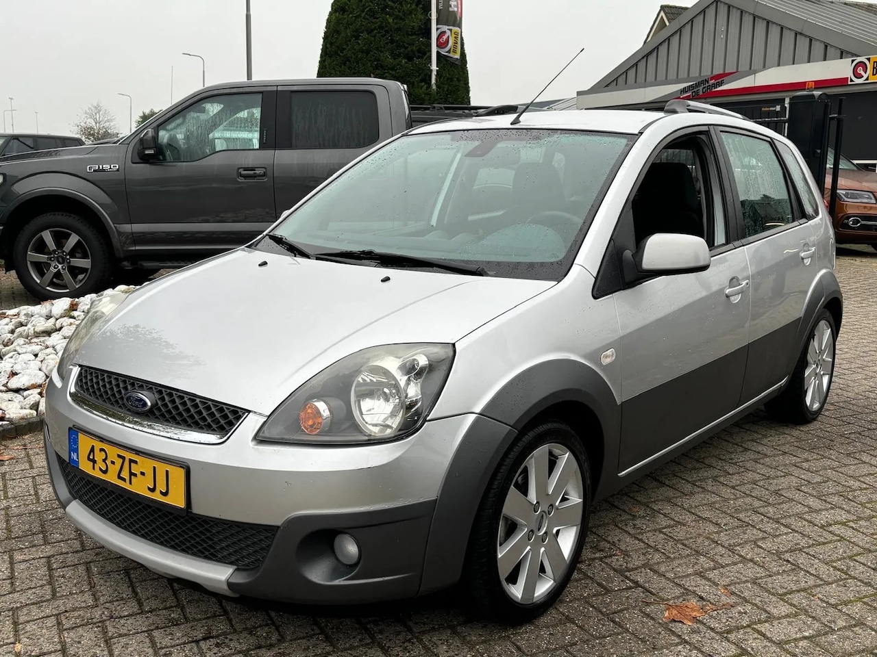 Ford Fiesta - 1.4-16V Crossroad 2008 Grijs 5-Deurs Trekhaak - AutoWereld.nl