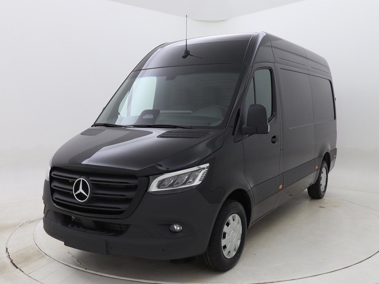 Mercedes-Benz Sprinter - 315 CDI 150pk L2H2 RWD - AutoWereld.nl