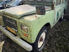 Land Rover 109 - Santana 3.4 D 6 cilinder Stuurbekrachtiging 9 persoons