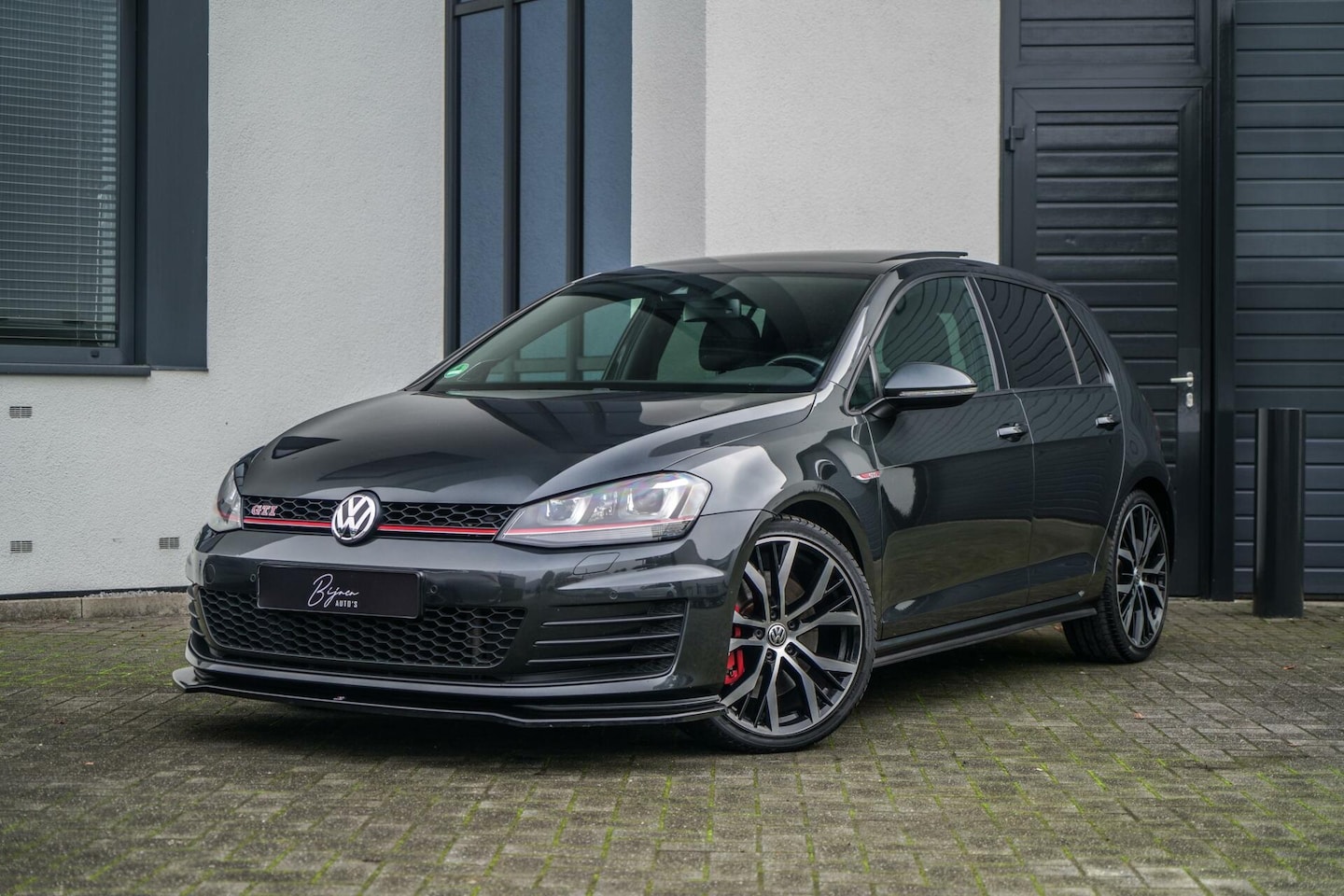 Volkswagen Golf - 2.0 TSI GTI Performance 230PK PANO / BULLX / DYNAUDIO - AutoWereld.nl