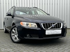 Volvo V70 - 2.5T Momentum | Xenon | Trekhaak | Youngtimer | 08 | Volledige historie |