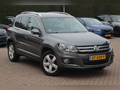 Volkswagen Tiguan - 1.4 TSI Highline / Navigatie / Parkeerhulp V+A / Cruise Control