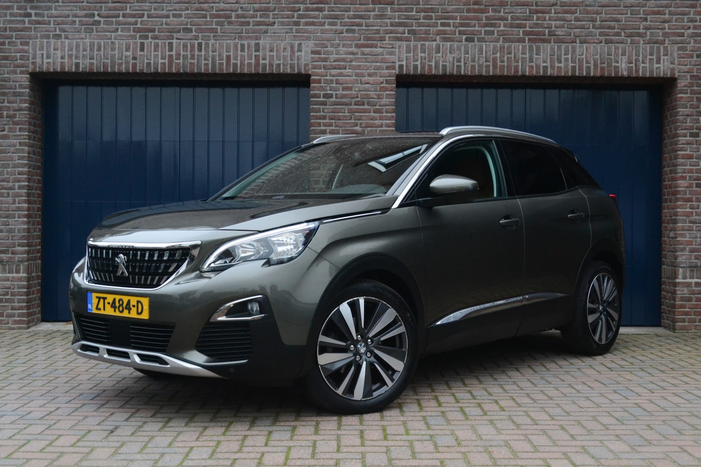 Peugeot 3008 - 1.2 PureTech Allure | Camera | Leder | Carplay | 19" velgen - AutoWereld.nl