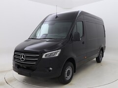 Mercedes-Benz Sprinter - 319 CDI 190 pk L2 RWD Automaat, Geveerde stoel, Distronic, 3, 5t trekhaakvoorbereiding