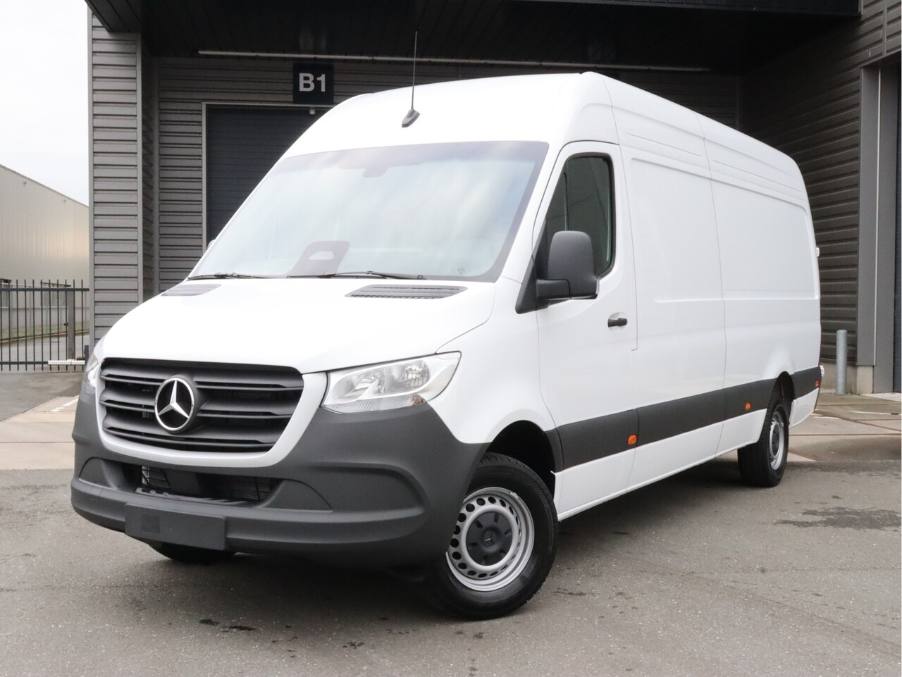 Mercedes-Benz Sprinter - 315 CDI 150pk L3H2 Automaat, Alarm klasse 3, 3,5t trekhaakvoobereiding - AutoWereld.nl