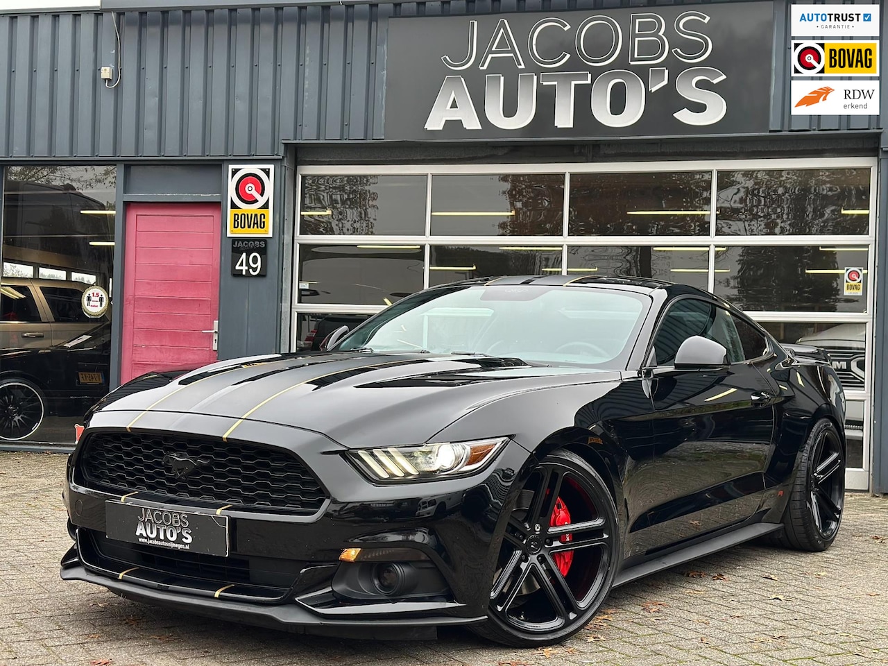 Ford Mustang Fastback - 2.3 EcoBoost Black Edition - AutoWereld.nl