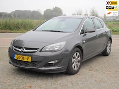 Opel Astra - 1.4 Turbo Edition + Trekhaak, Navi, Parkeersensoren