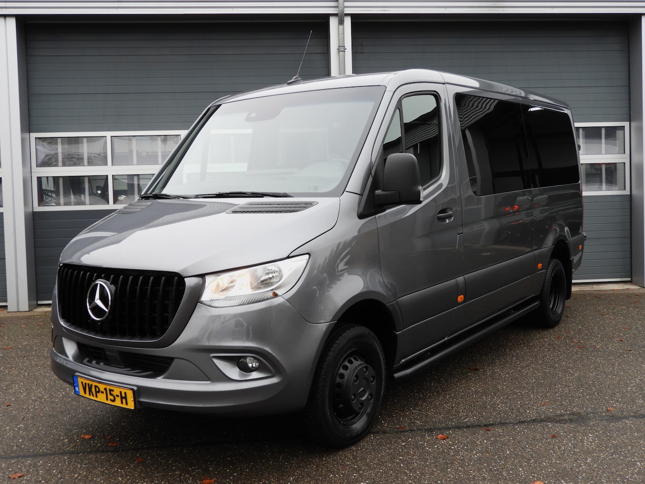 Mercedes-Benz Sprinter - 519 3.0 CDI L2H1 DC V6 AUT | MBUX | 6-PERS | UNIEK! - AutoWereld.nl