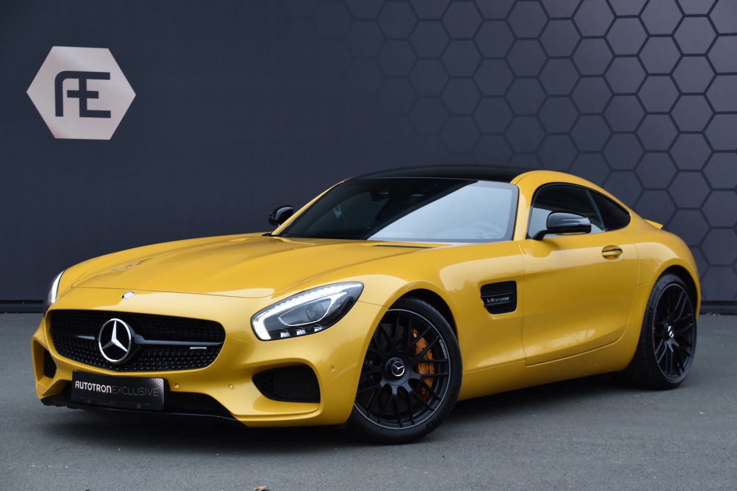 Mercedes-Benz AMG GT - S 4.0 V8 | KERAMISCHE REMMEN | PANORAMADAK | AMG RIDE CONTROL | AMG PERFORMANCE SEATS | BU - AutoWereld.nl