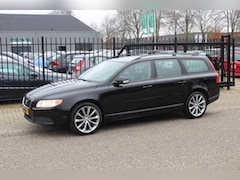 Volvo V70 - 2.5T Momentum LEES TEKST Aut, Leer, Trekhaak