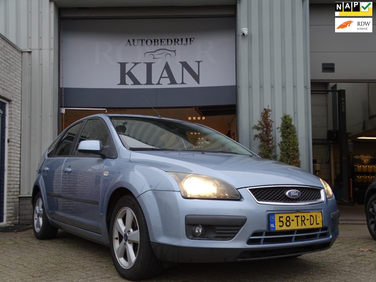 Ford Focus - 1.6-16V Futura|Automaat - AutoWereld.nl