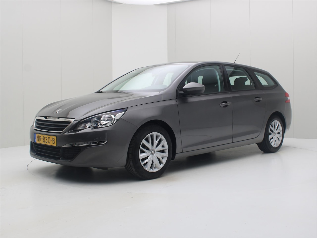 Peugeot 308 SW - 1.2 PureTech 110pk Blue Lease [ NAVIGATIE+AIRCO+CRUISECONTROL ] - AutoWereld.nl