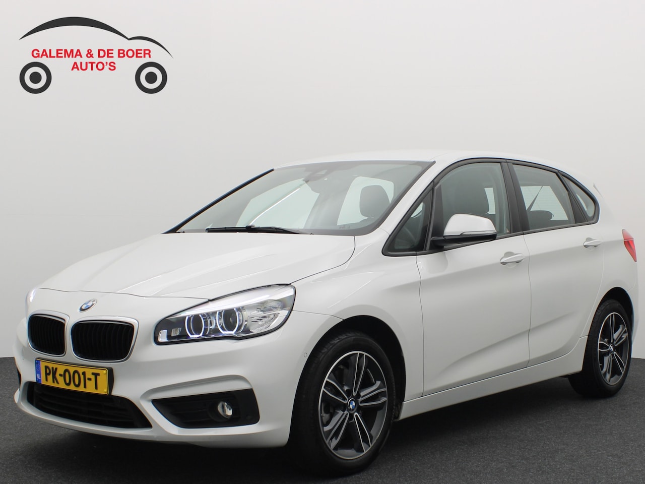 BMW 2-serie Active Tourer - 220i 190PK 4 Cilinder Executive AUTOMAAT / FULL LED / PDC / HEAD-UP / GR NAVI / CLIMA / NL - AutoWereld.nl