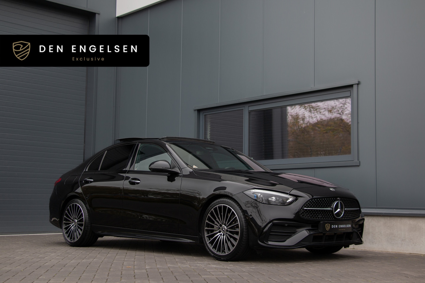 Mercedes-Benz C-klasse - 180 AMG | Pano | 360 Cam | Night Package | Dodehoek + Spoor Assistent | Voetgangersbescher - AutoWereld.nl