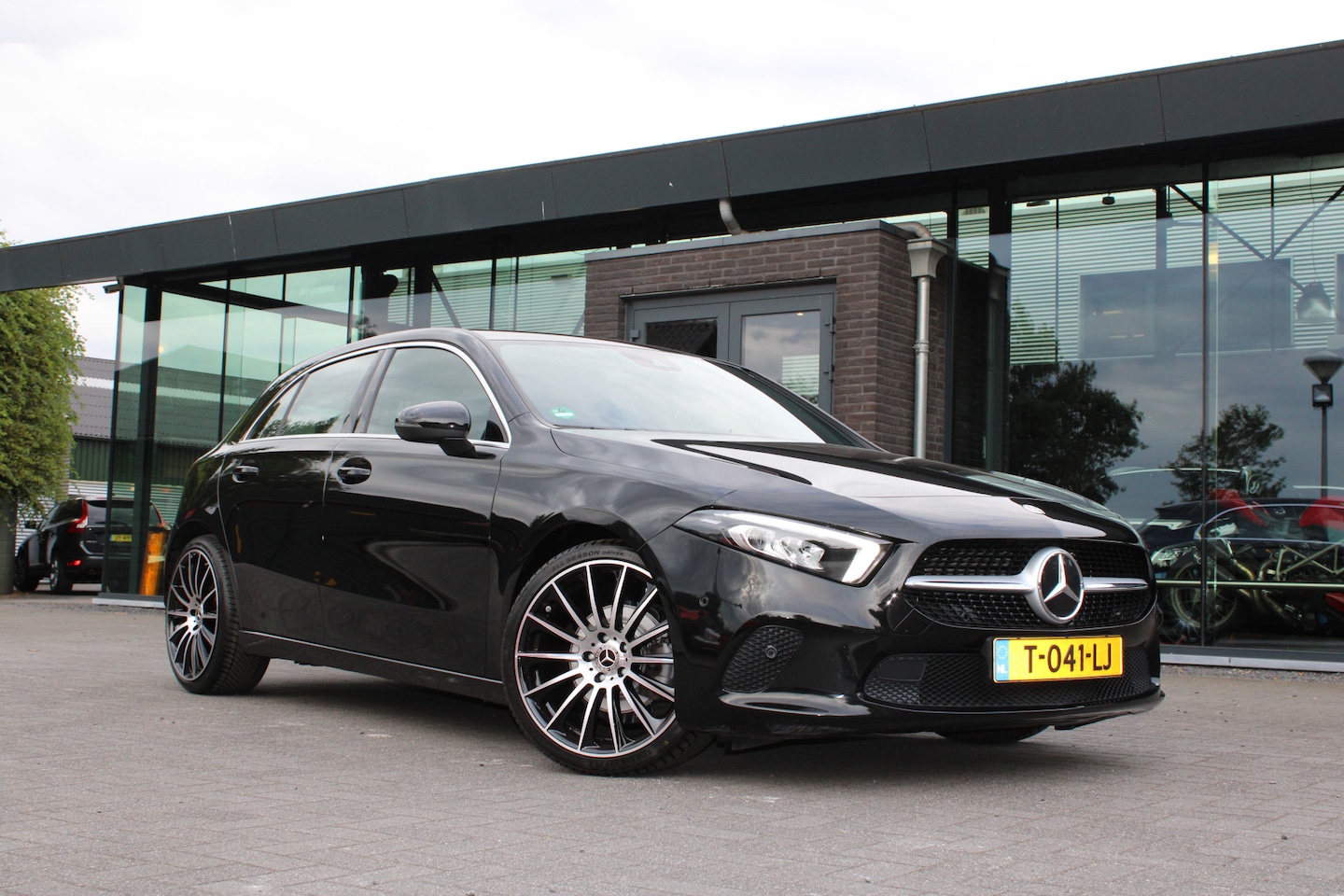 Mercedes-Benz A-klasse - 180 Business Solution AMG Automaat 19" velgen - AutoWereld.nl