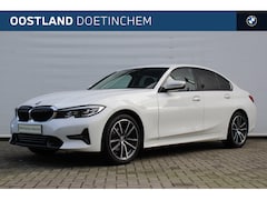 BMW 3-serie - 318i Executive Sport Line Automaat / Sportstoelen / Stoelverwarming / Live Cockpit Profess