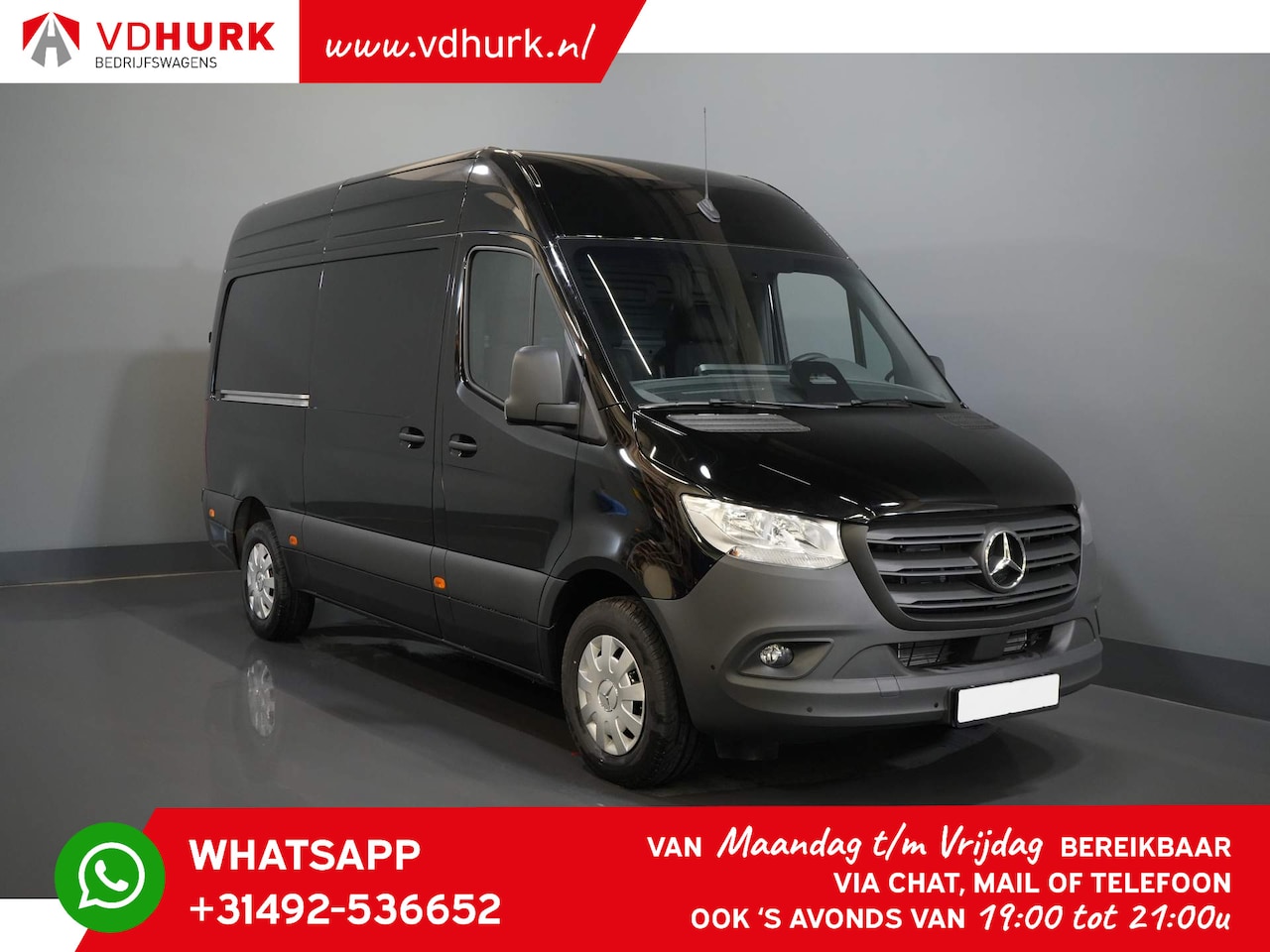 Mercedes-Benz Sprinter - 317 CDI Aut. L2H2 3.5t Trekverm./ Gev.stoel/ MBUX/ Carplay/ Camera/ Cruise/ Trekhaak - AutoWereld.nl