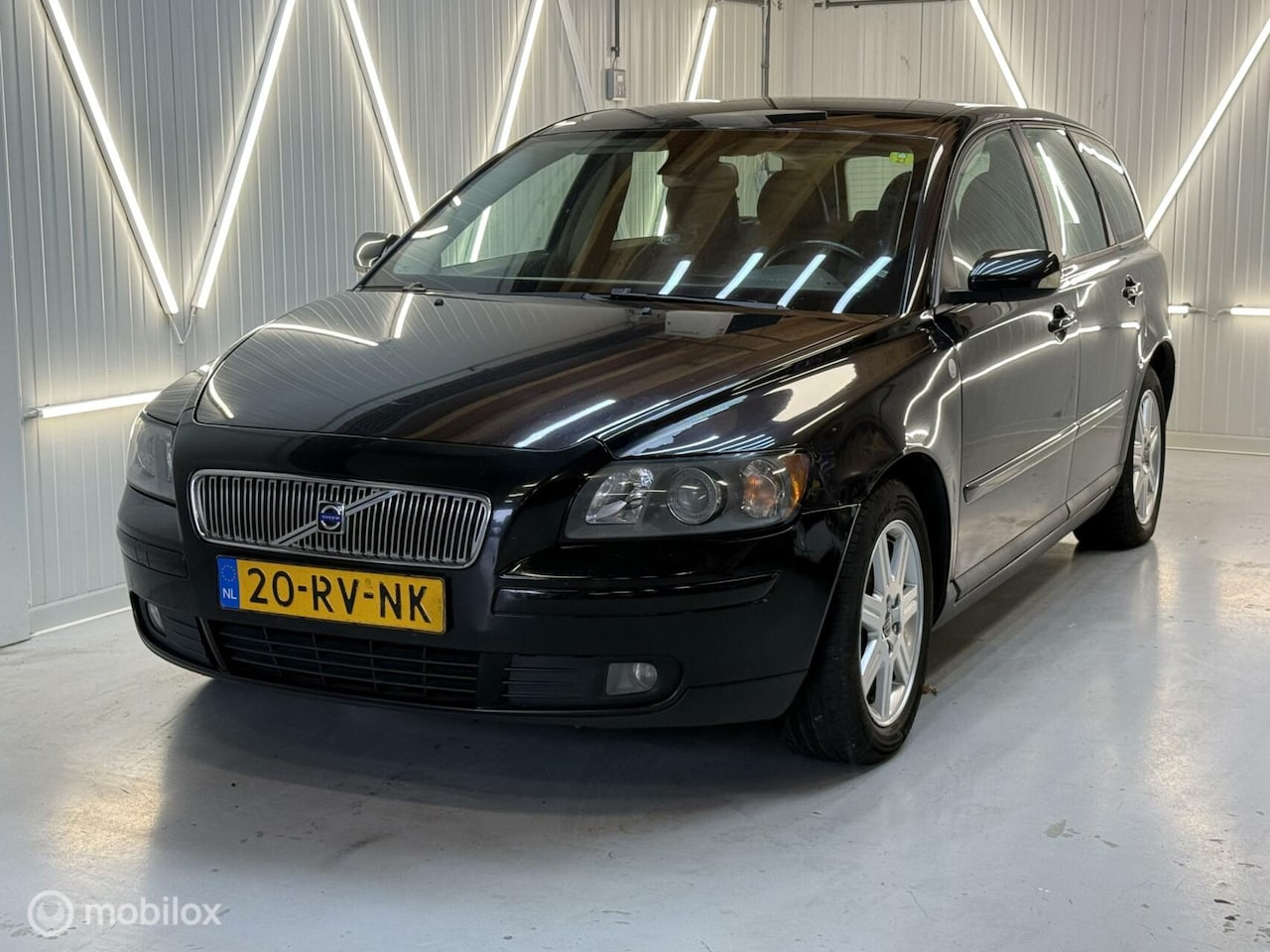 Volvo V50 - 1.8 Momentum | AIRCO | CRUISE | ELEK PAKKET - AutoWereld.nl