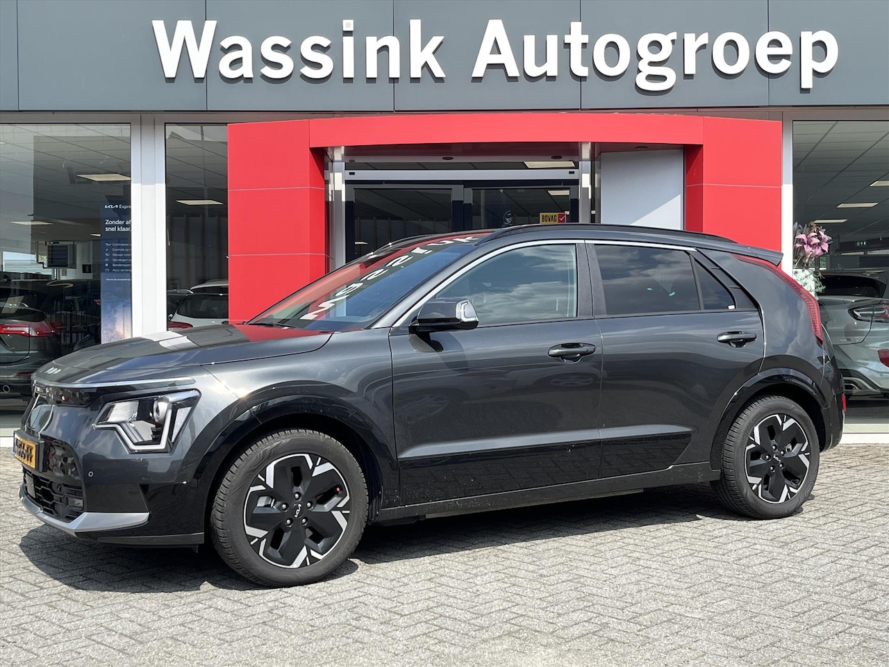 Kia e-Niro - 64,8 kWh 204pk Aut Edition | 2000,- Subsidie | Parkeer camera en sensoren | Stoel en stuur - AutoWereld.nl