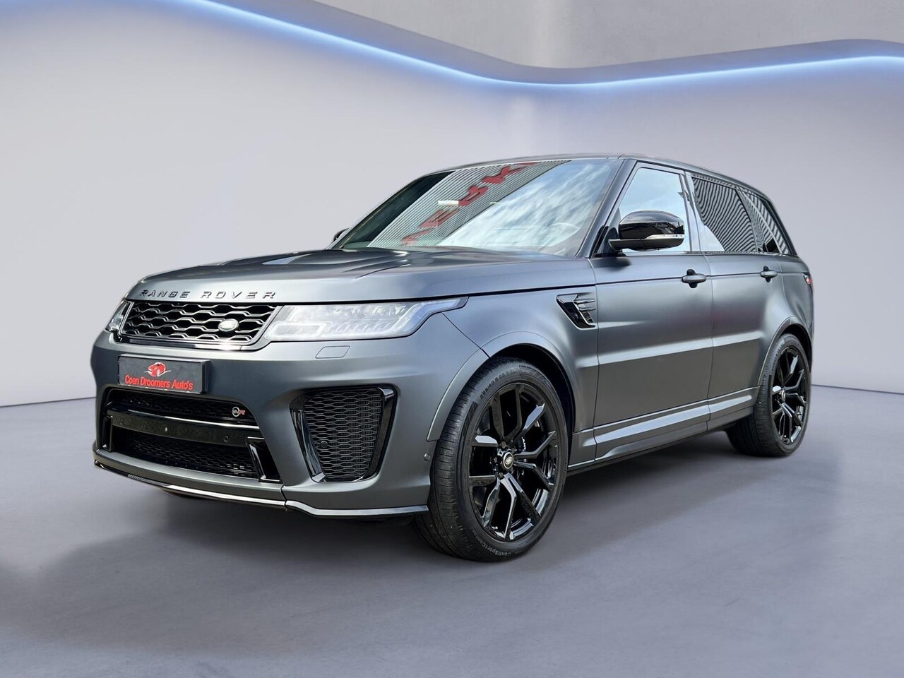 Land Rover Range Rover Sport - SVR 575 PK GRIJS KENTEKEN / HUD / 360 Camera / Carbon / Drive Pro Pack / SVO Matt Zwart / - AutoWereld.nl