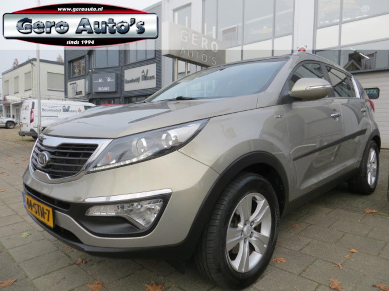 Kia Sportage - 2.0 X-ecutive 4wd Plus Pack automaat half leer airco ecc trkehaak etc - AutoWereld.nl