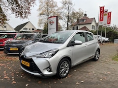 Toyota Yaris - 1.5 HYBRID EXECUTIVE AUTOMAAT / NAVI / CAMERA / CRUISE CTR