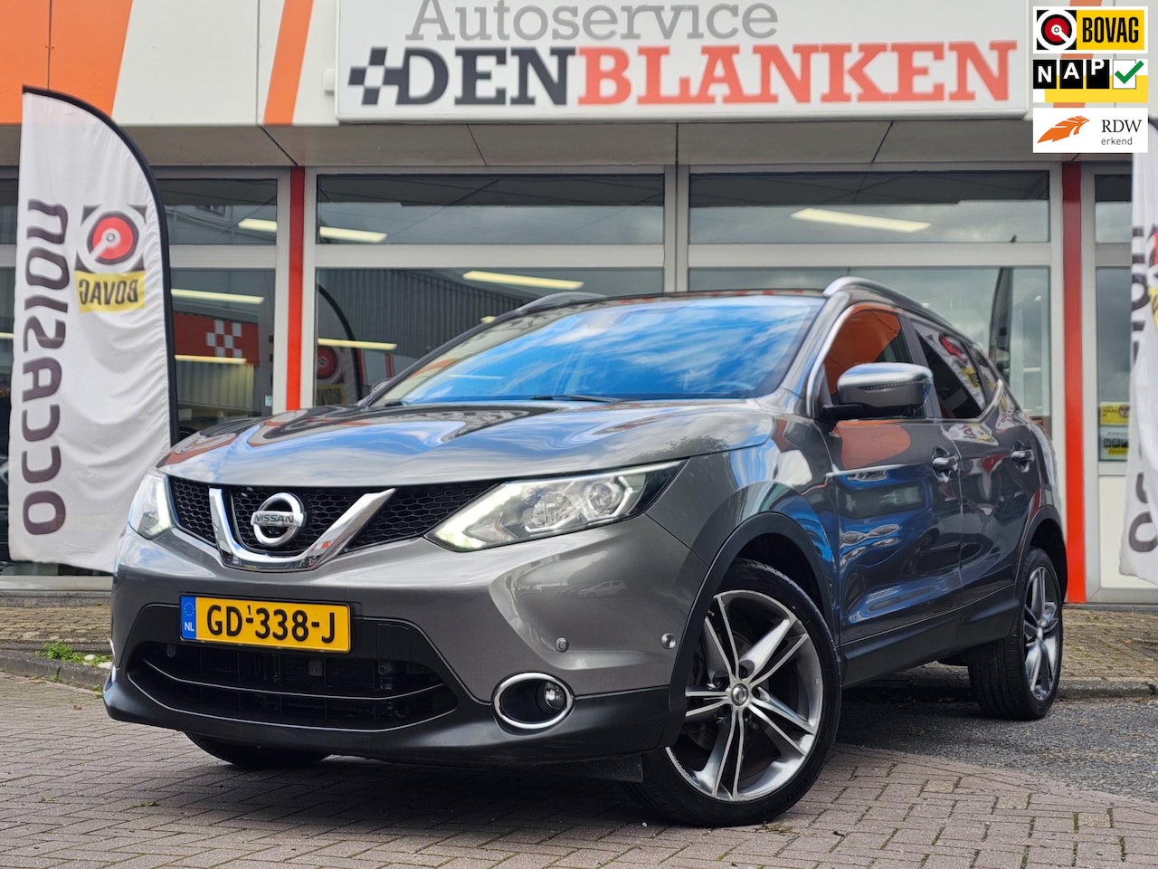 Nissan Qashqai - 1.2 Tekna Automaat BJ.2015 / Panodak / Navi / Led / Camera / Leder / 19"Lmv !! - AutoWereld.nl