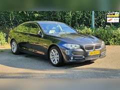 BMW 5-serie - 520i Luxury Edition 6WB dig. Teller NAP NL Cam Memory stoelen Leder Navi GR