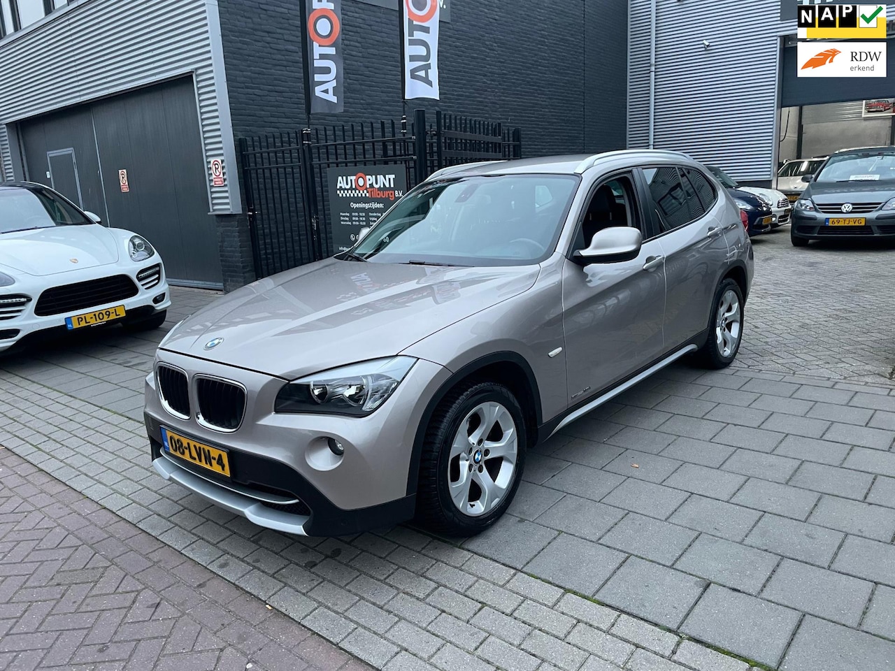 BMW X1 - SDrive18i Executive 3e Eigenaar! Trekhaak Airco NAP APK - AutoWereld.nl