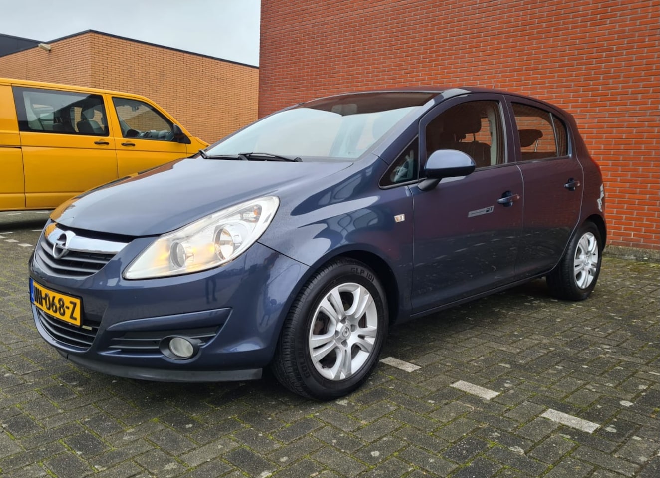 Opel Corsa - 1.2 16V 5D 111 Edition Airco - AutoWereld.nl