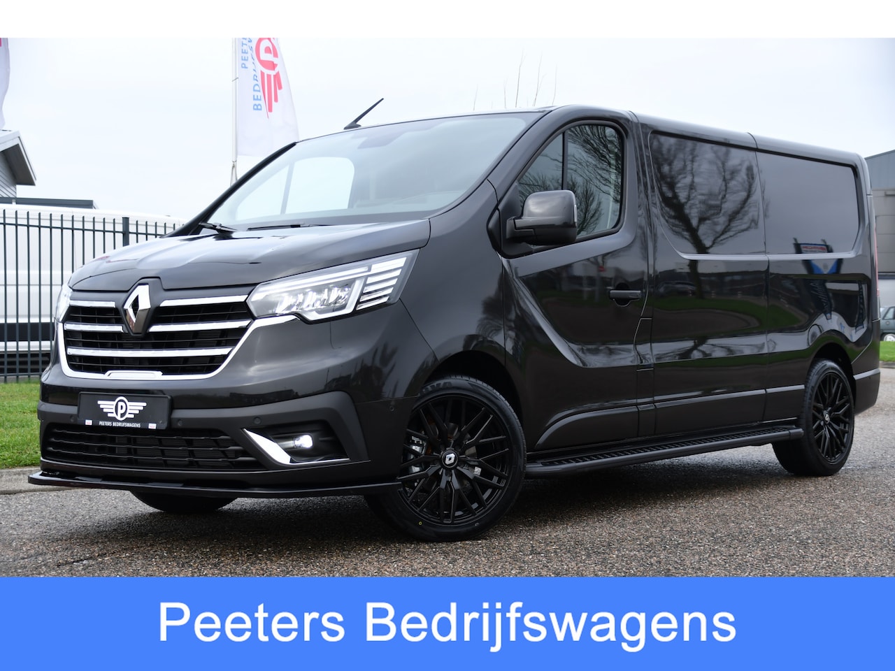 Renault Trafic - 2.0 dCi 130 T30 L2H1 Black Edition Camera, Cruise, Sensoren, Multimedia, Carplay, 130Pk, T - AutoWereld.nl