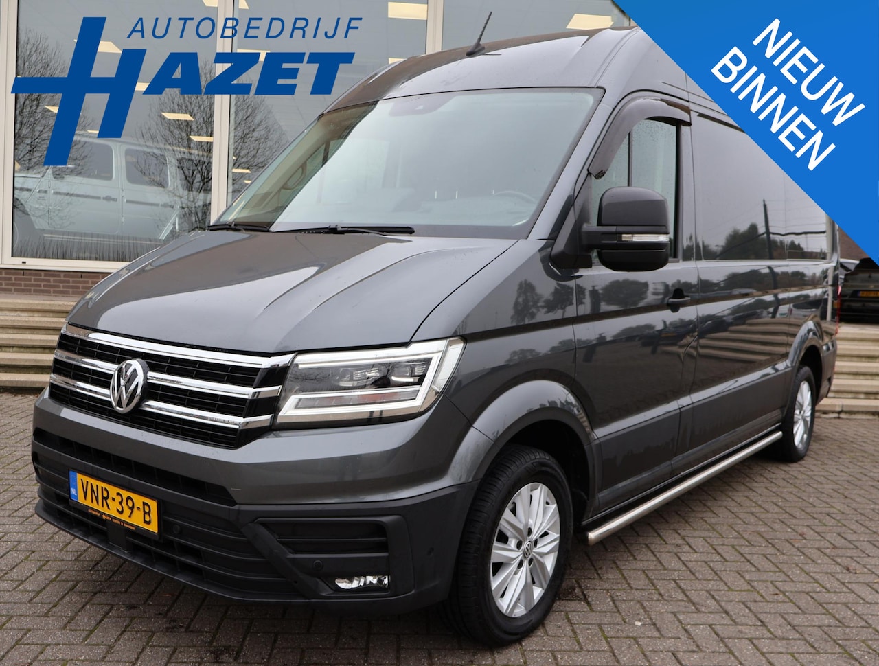 Volkswagen Crafter - 35 2.0 TDI 140 PK DSG L3H3 + 3000 KG TREKHAAK + ADAPTIVE CRUISE / STUUR+ STOELVERW. / MASS - AutoWereld.nl