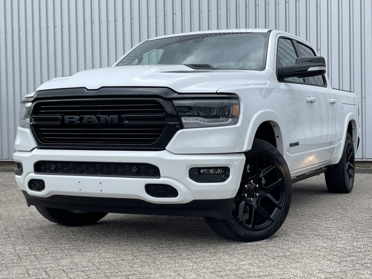 Dodge Ram Pick Up - 1500 4x4 Crew Cab Laramie Night RAMbox - AutoWereld.nl